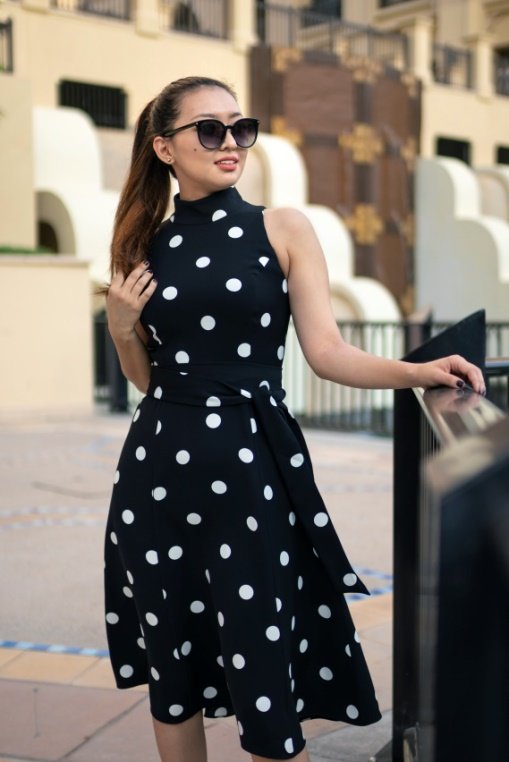 C:\Users\Autumn\Downloads\woman_wearing_black_and_white_polka_dot_dress-scopio-9e577fae-ab6d-4cd4-a07d-22e11932bdd3.jpg